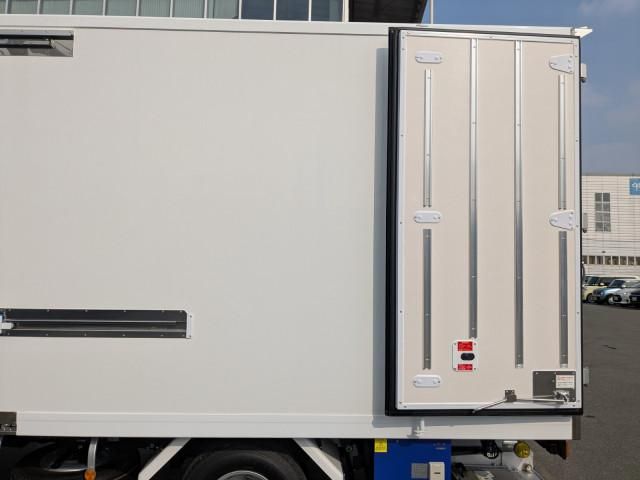 MITSUBISHI CANTER 2025 Image 31