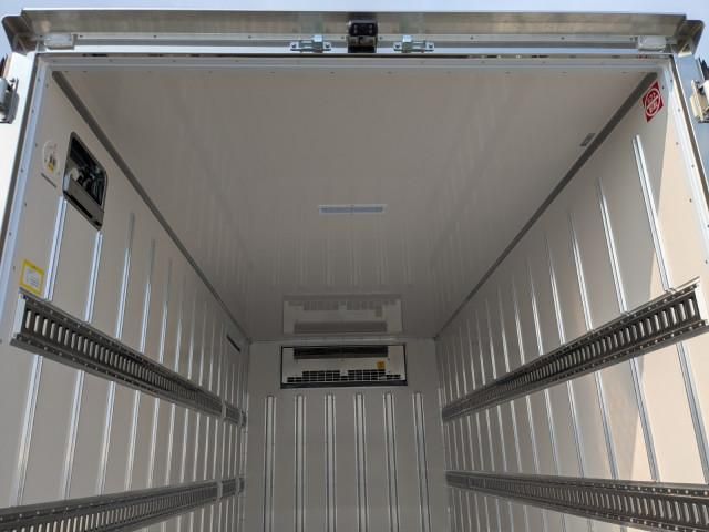 MITSUBISHI CANTER 2025 Image 31