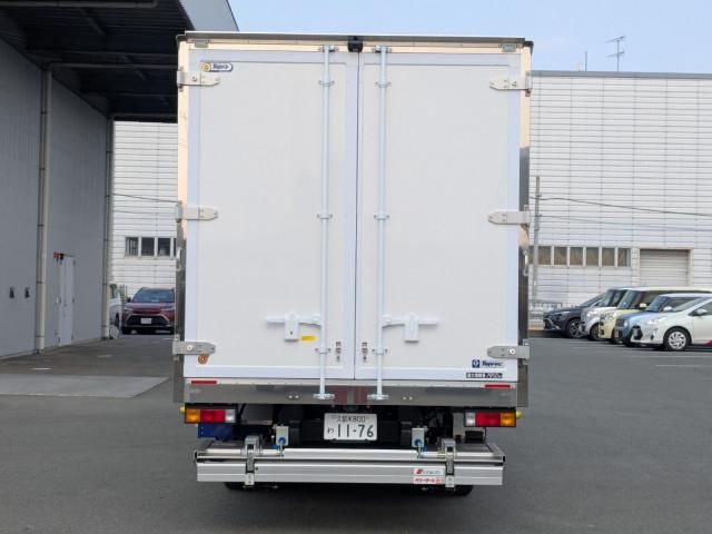 MITSUBISHI CANTER 2025 Image 31