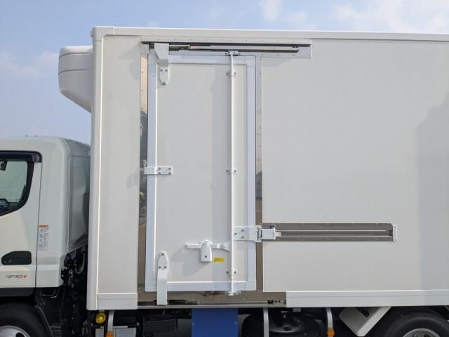 MITSUBISHI CANTER 2025 Image 31