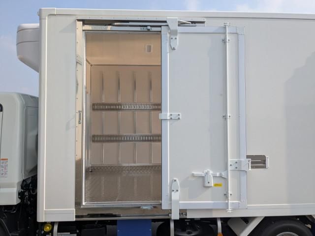 MITSUBISHI CANTER 2025 Image 31