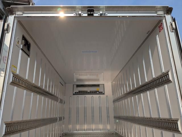 MITSUBISHI CANTER 2025 Image 31