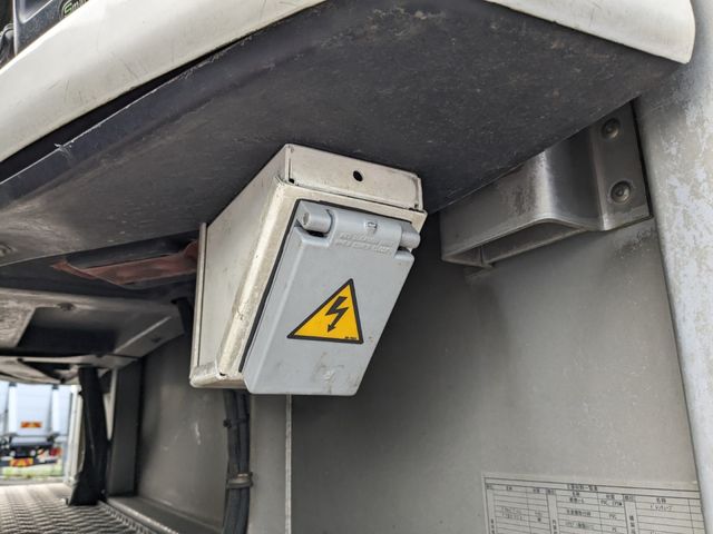 MITSUBISHI FUSOU SUPER GREAT 2018 Image 31