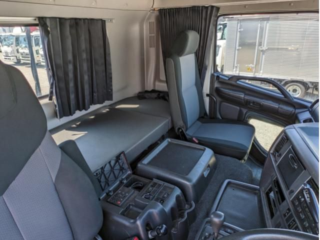 HINO PROFIA 2018 Image 31