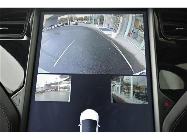 TESLA MODEL X 2018 Image 31