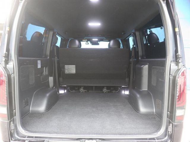 TOYOTA HIACE VAN 2WD 2022 Image 31