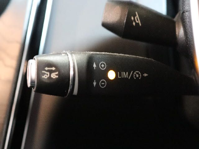 MERCEDES BENZ C CLAS 2016 Image 31