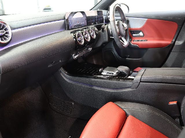 MERCEDES BENZ A CLAS 2019 Image 31