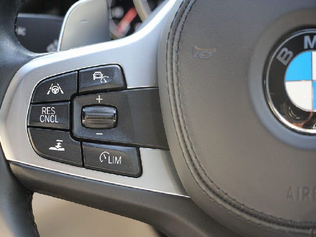 BMW 5SERIES SEDAN 2018 Image 31