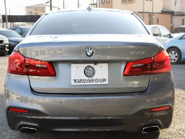 BMW 5SERIES SEDAN 2018 Image 31