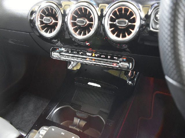 MERCEDES BENZ CLA SH 2021 Image 31