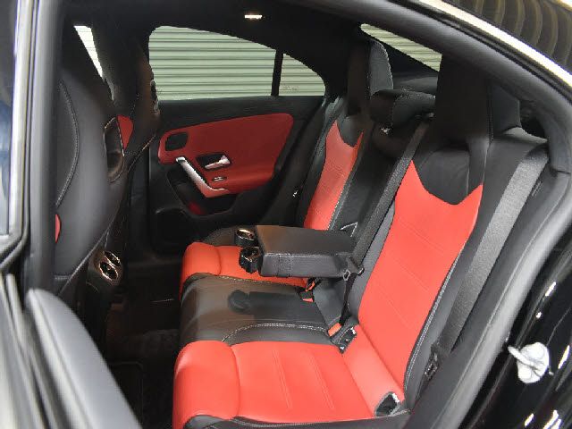 MERCEDES BENZ CLA CL 2019 Image 31