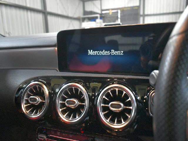 MERCEDES BENZ CLA CL 2019 Image 31