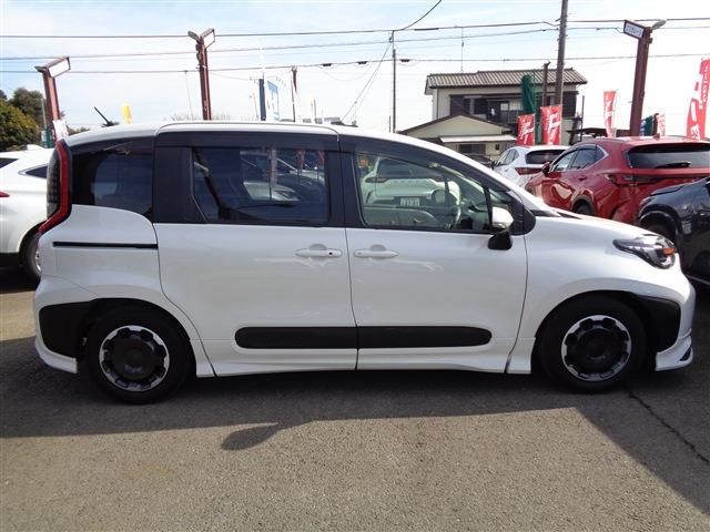 TOYOTA SIENTA HYBRID 2023 Image 31