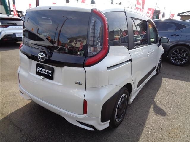 TOYOTA SIENTA HYBRID 2023 Image 31