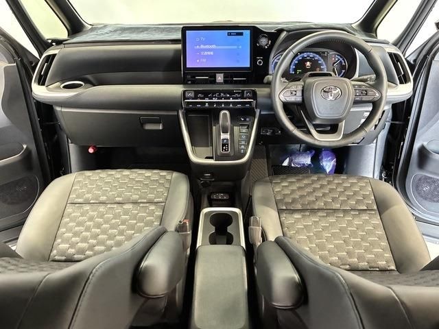 TOYOTA VOXY HYBRID 2024 Image 31