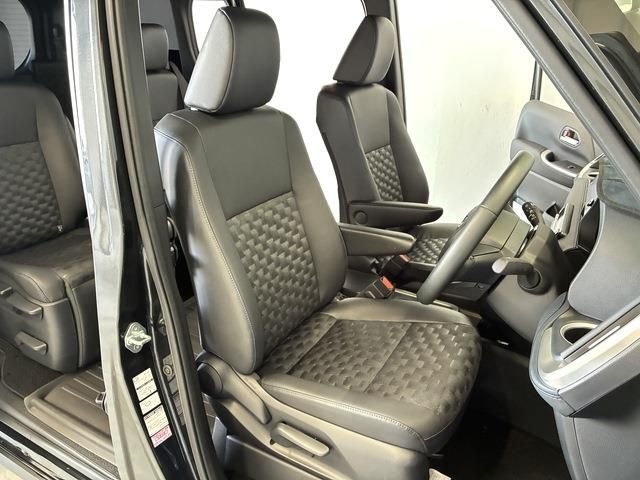 TOYOTA VOXY HYBRID 2024 Image 31