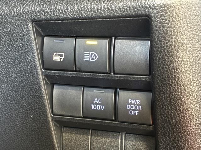 TOYOTA VOXY HYBRID 2024 Image 31