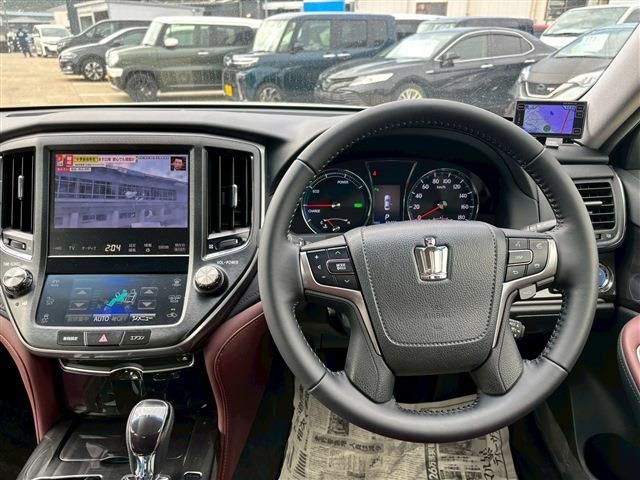 TOYOTA CROWN SEDAN HYBRID 2013 Image 31