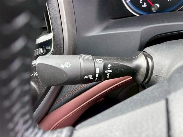 TOYOTA CROWN SEDAN HYBRID 2013 Image 31