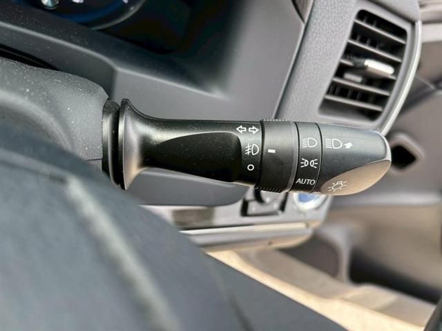 TOYOTA CROWN SEDAN HYBRID 2013 Image 31