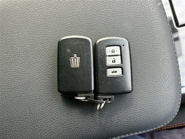 TOYOTA CROWN SEDAN HYBRID 2013 Image 31