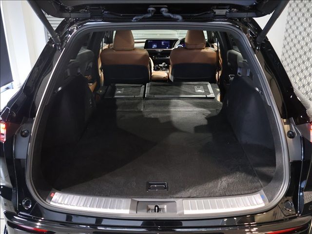 TOYOTA CROWN ESTATE 4WD 2025 Image 31