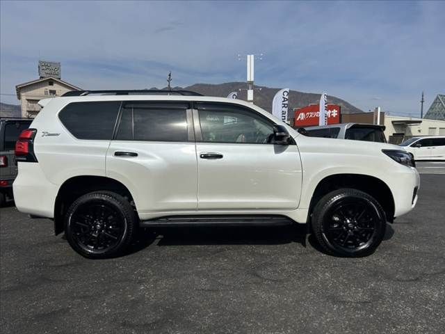 TOYOTA LANDCRUISER PRADO 2022 Image 31