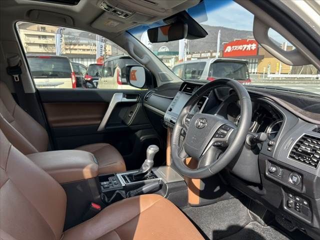 TOYOTA LANDCRUISER PRADO 2022 Image 31