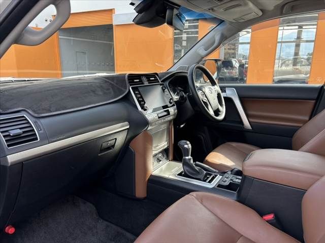 TOYOTA LANDCRUISER PRADO 2022 Image 31