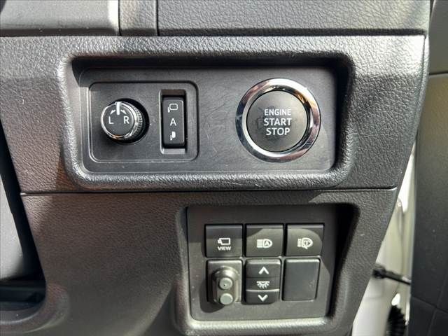 TOYOTA LANDCRUISER PRADO 2022 Image 31