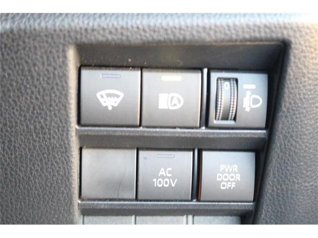 TOYOTA VOXY HYBRID 4WD 2022 Image 31