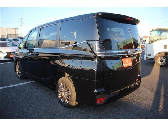 TOYOTA VOXY HYBRID 4WD 2022 Image 31