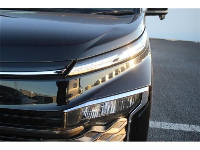 TOYOTA VOXY HYBRID 4WD 2022 Image 31