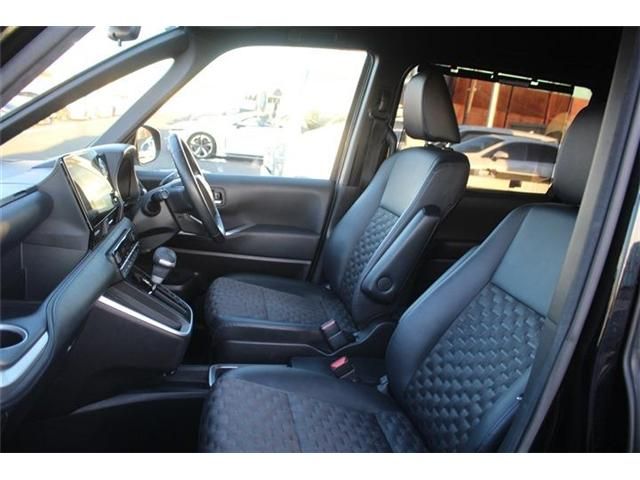 TOYOTA VOXY HYBRID 4WD 2022 Image 31