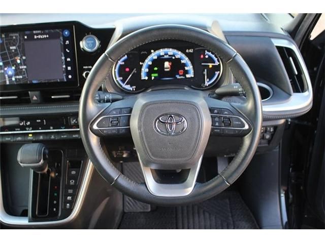 TOYOTA VOXY HYBRID 4WD 2022 Image 31