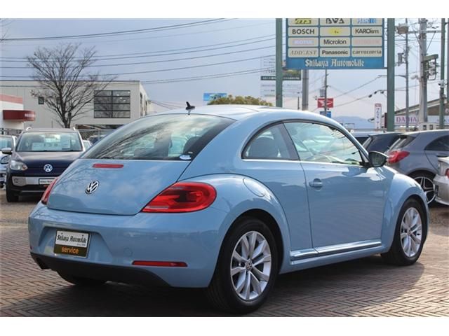 VOLKSWAGEN THE BEETL 2012 Image 31