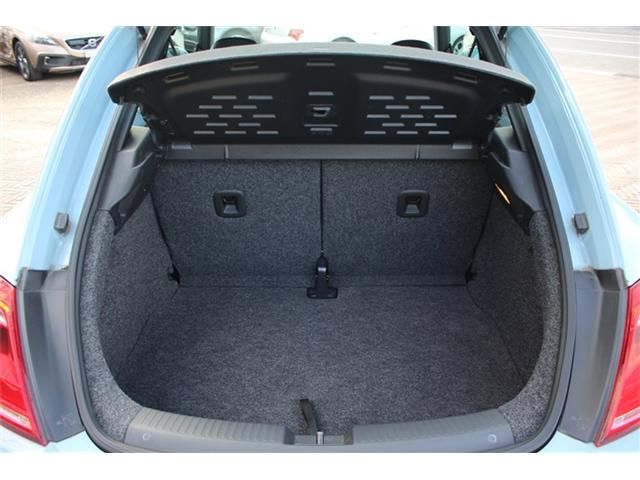 VOLKSWAGEN THE BEETL 2012 Image 31
