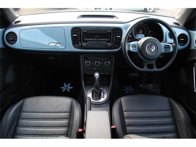 VOLKSWAGEN THE BEETL 2012 Image 31