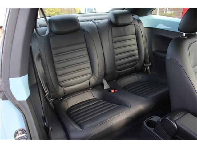 VOLKSWAGEN THE BEETL 2012 Image 31