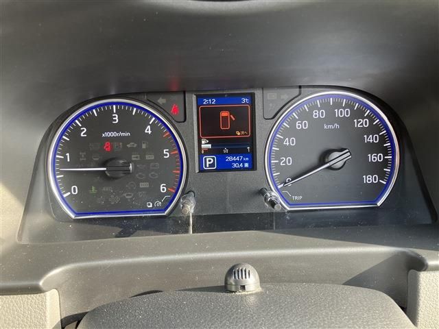 NISSAN NV350 CARAVAN 4WD 2021 Image 31