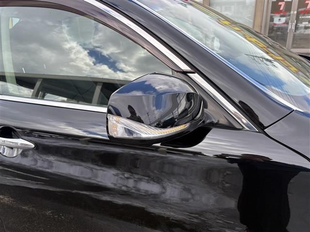 NISSAN FUGA 4WD 2017 Image 31