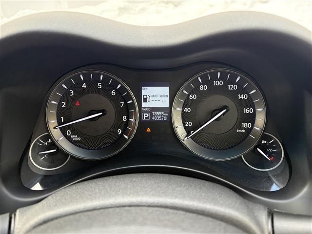 NISSAN FUGA 4WD 2017 Image 31