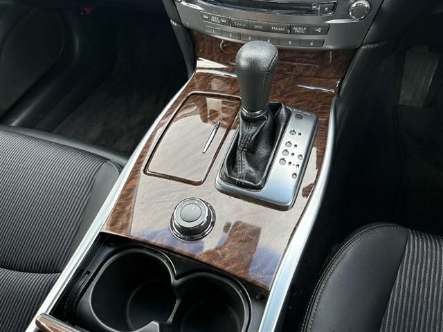 NISSAN FUGA 4WD 2017 Image 31