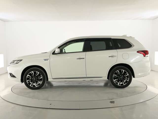 MITSUBISHI OUTLANDER PHEV 2017 Image 31