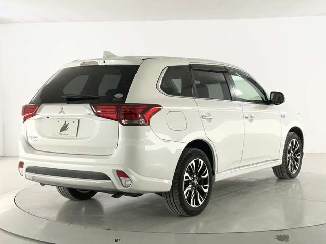 MITSUBISHI OUTLANDER PHEV 2017 Image 31