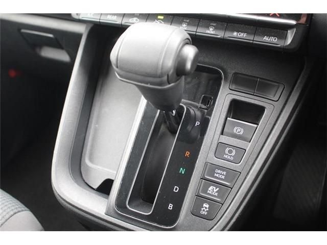 TOYOTA NOAH HYBRID 2022 Image 31