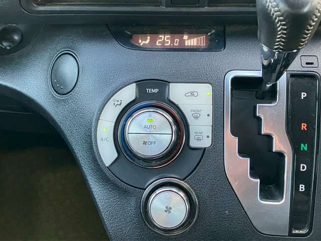 TOYOTA SIENTA HYBRID 2018 Image 31