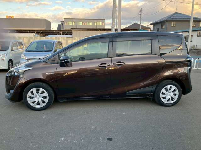 TOYOTA SIENTA HYBRID 2018 Image 31
