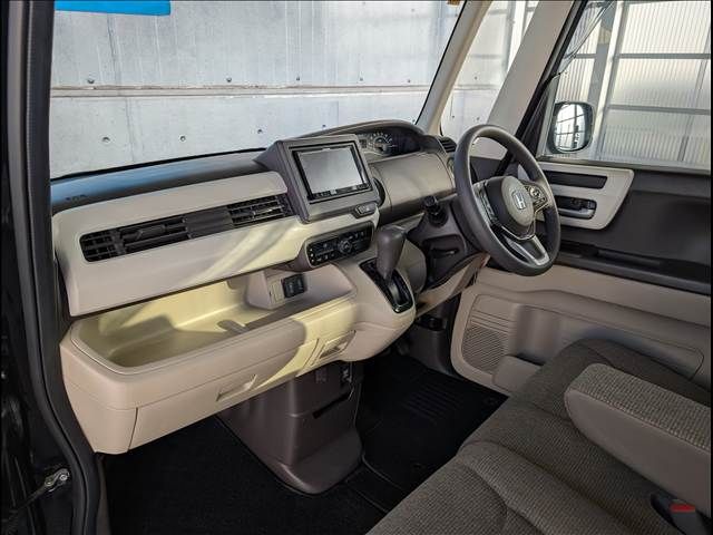 HONDA N BOX 2018 Image 31